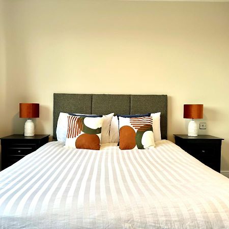 Spacious 3 Double Bedroomed House In バイチェスター エクステリア 写真