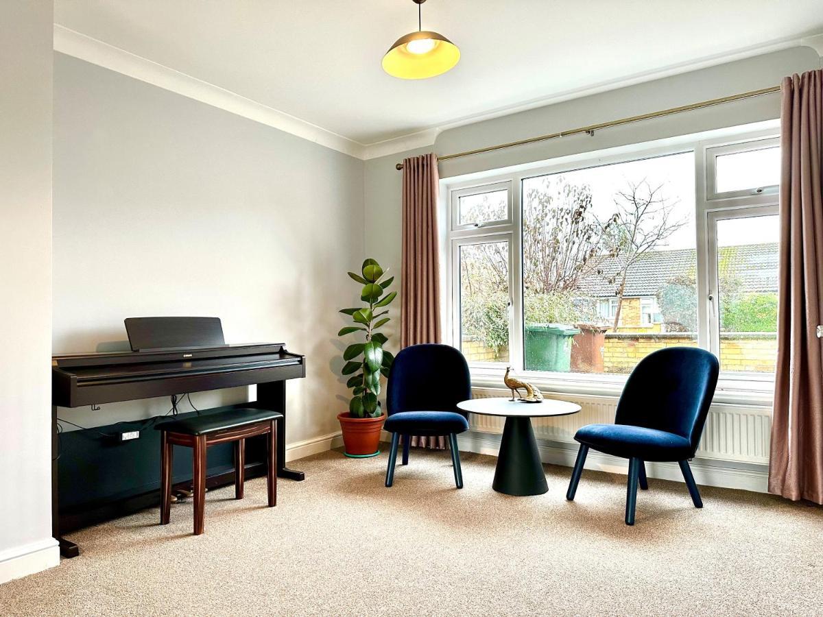 Spacious 3 Double Bedroomed House In バイチェスター エクステリア 写真